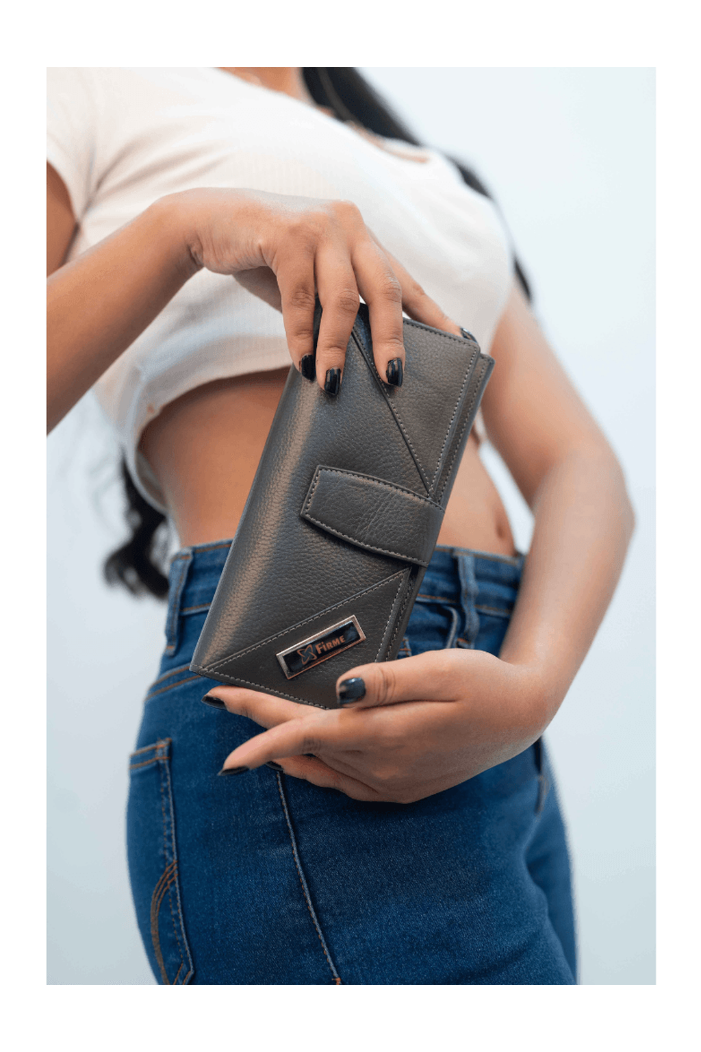 COUCH WOMENS LEATHER  CLUTCH.