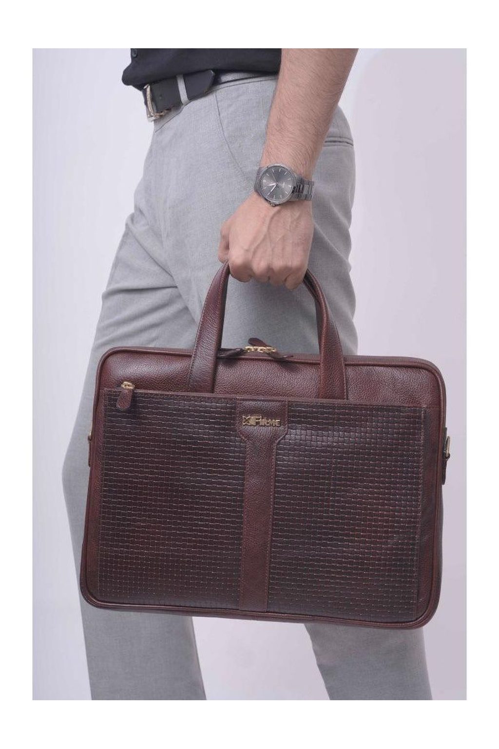 Aries – 1 Leather 15.6' Laptop Bag.