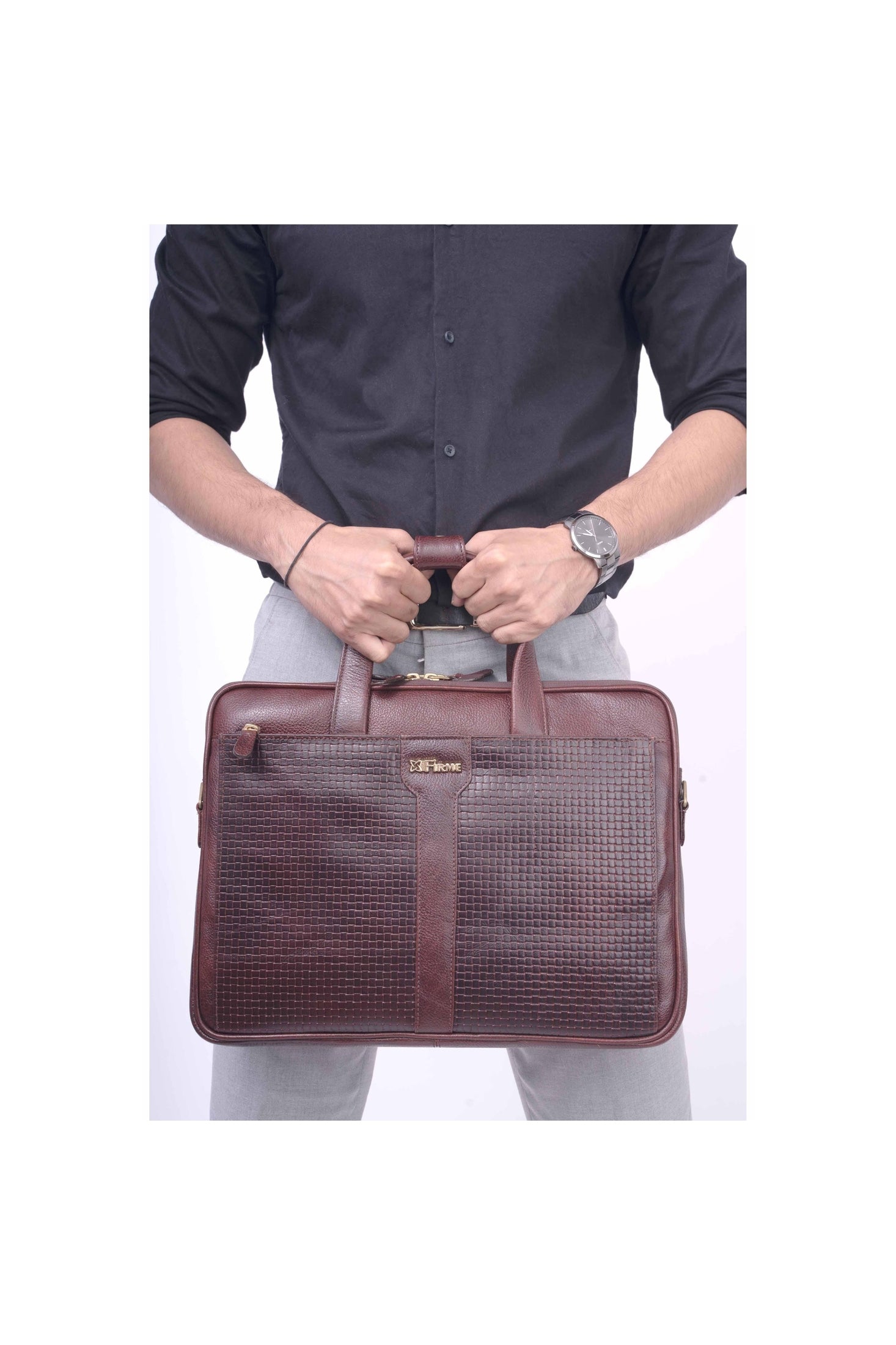 Aries – 1 Leather 15.6' Laptop Bag.