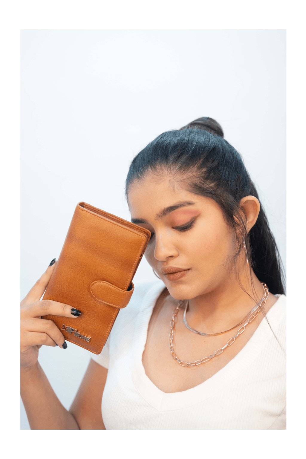 Snatch Leather Women’s Clutch - Firmebags