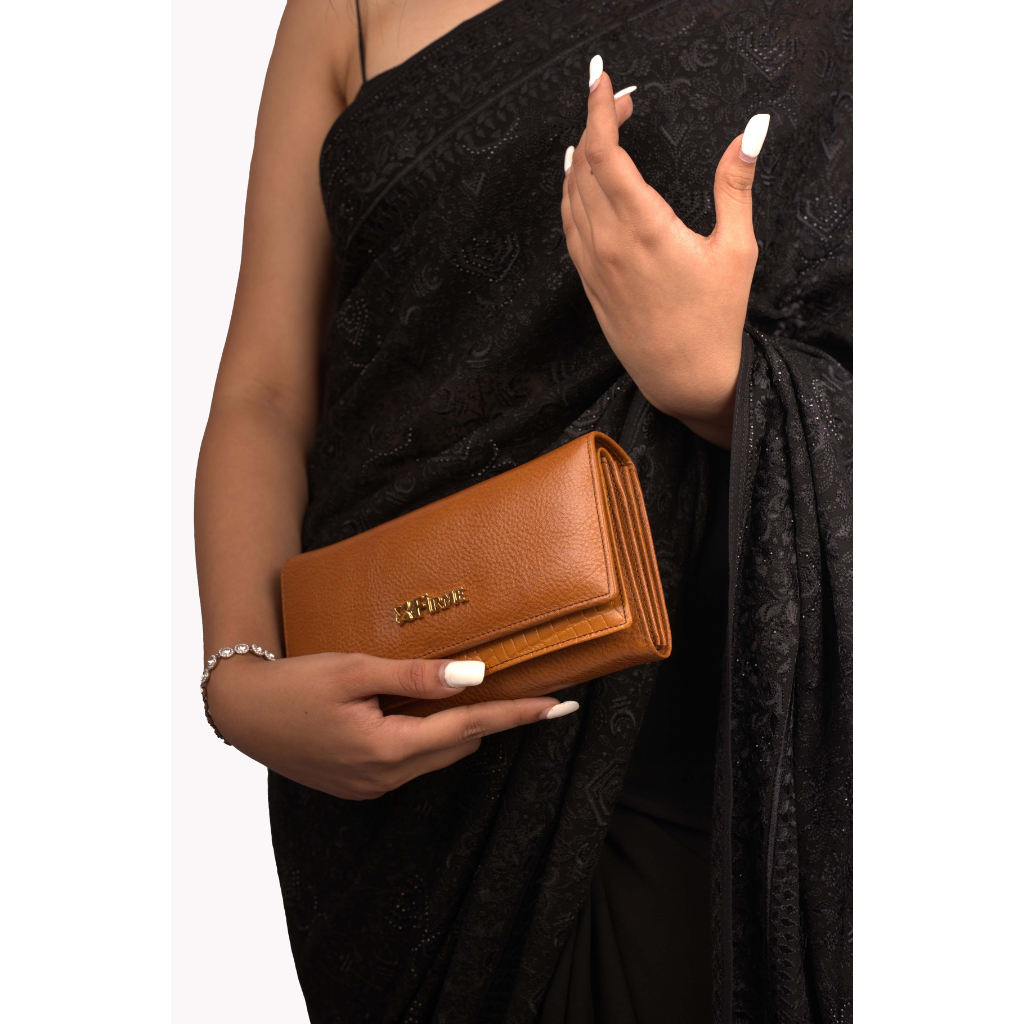 Snag Leather Women’s Clutch - Firmebags