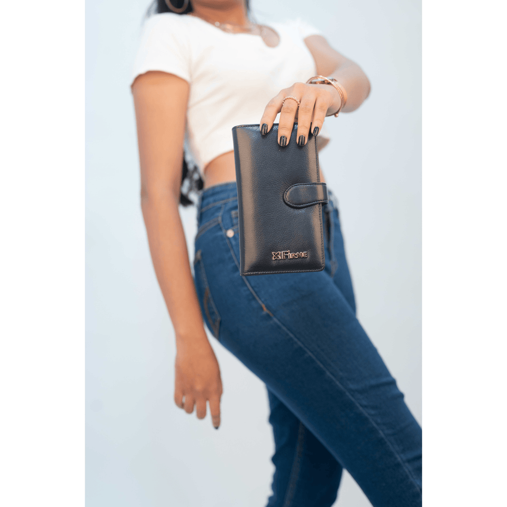 Snatch Leather Women’s Clutch.