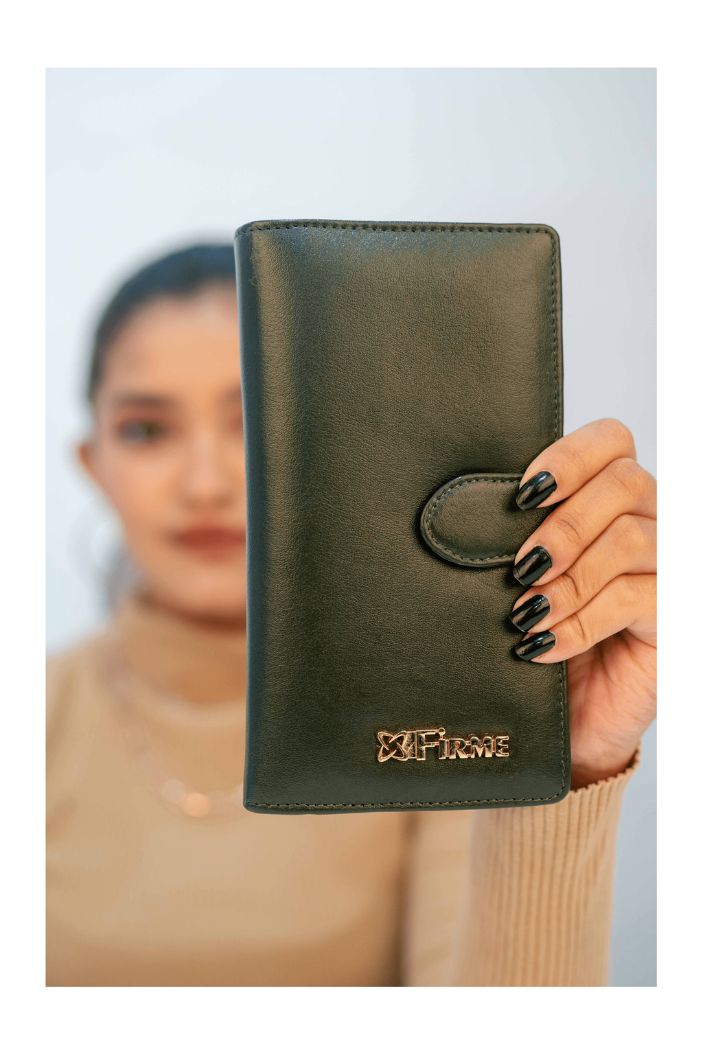 Snatch Leather Women’s Clutch - Firmebags