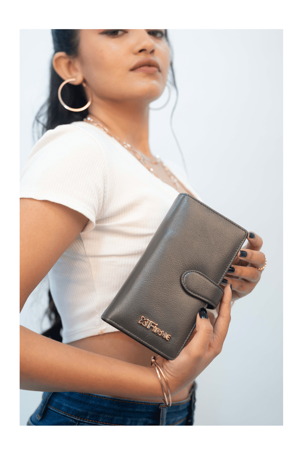 Snatch Leather Women’s Clutch - Firmebags