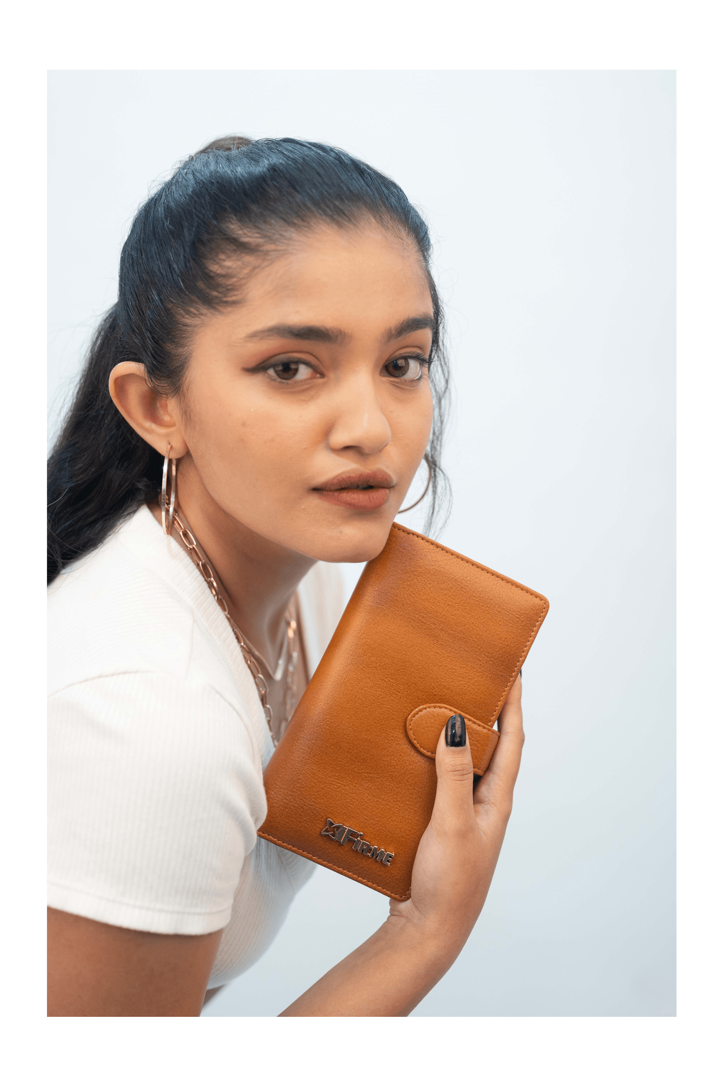 Snatch Leather Women’s Clutch - Firmebags