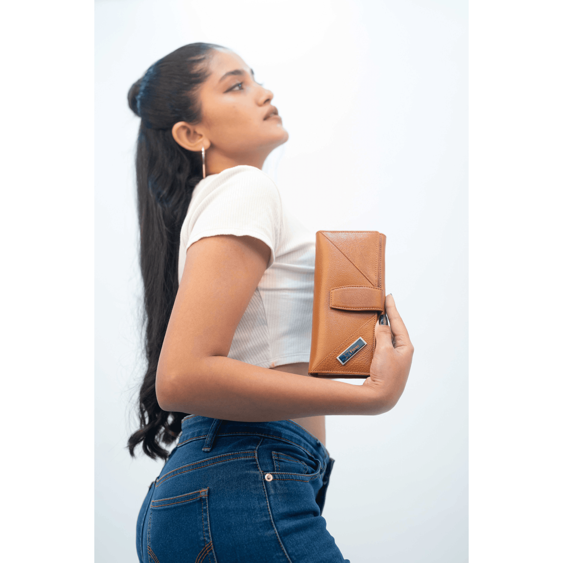 COUCH WOMENS LEATHER  CLUTCH - Firmebags