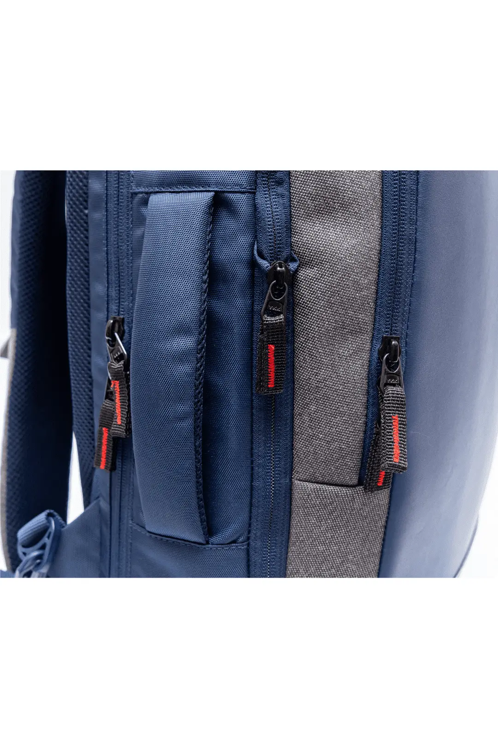 Alumi Travel Backpack for Men & Women 41L Expandable Clothing Pocket.