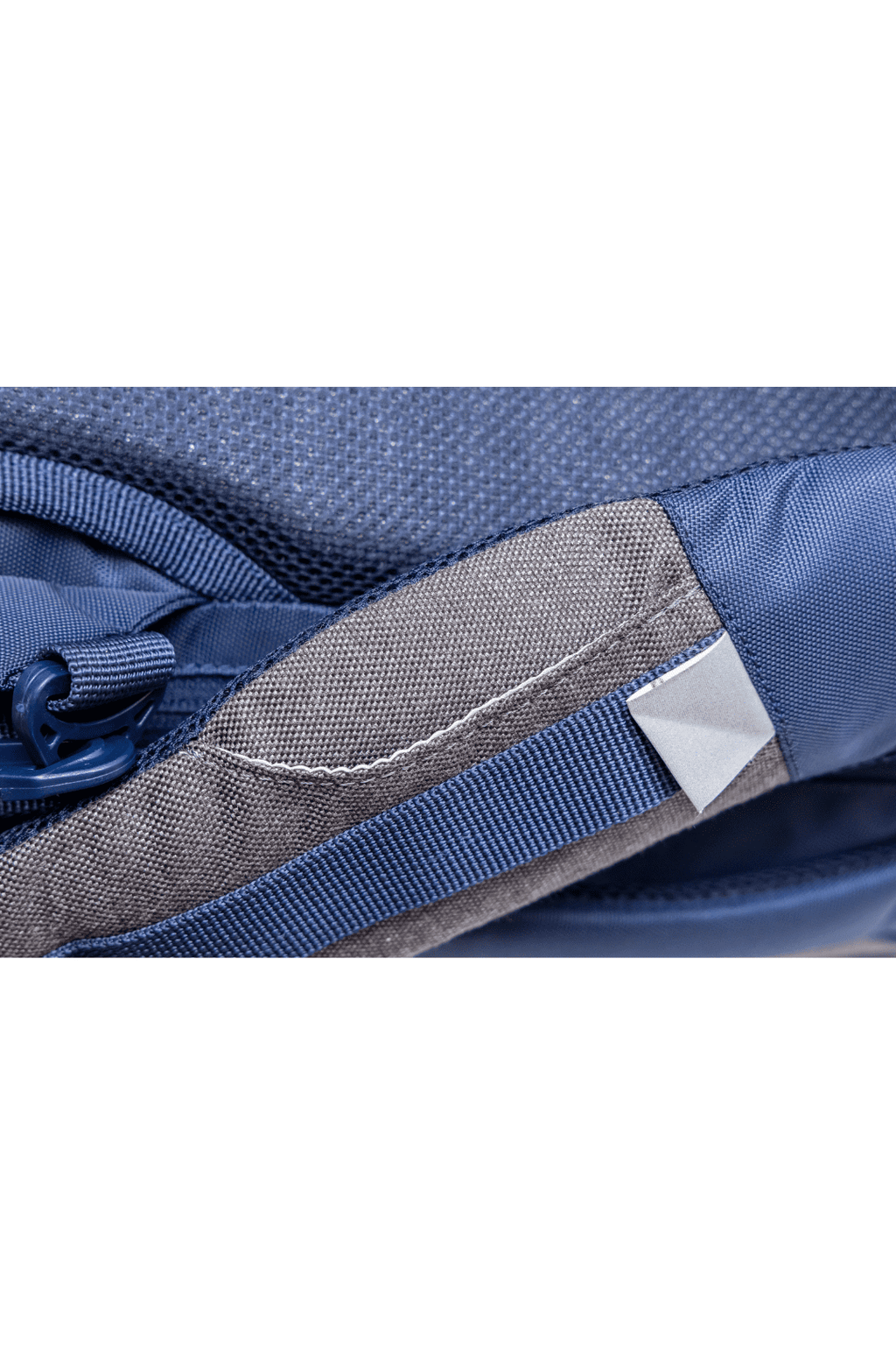 Alumi Travel Backpack for Men & Women 41L Expandable Clothing Pocket.